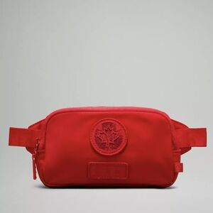 BNWT Lululemon Team CANADA Future Legacy Mini Belt Bag